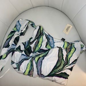 OFF THE SHOULDER LEAFY TOP